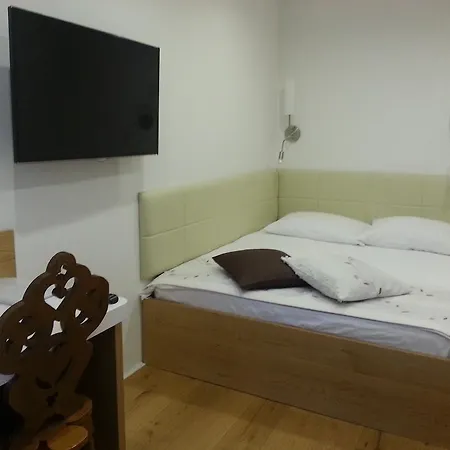 Bed & Breakfast Tavcar