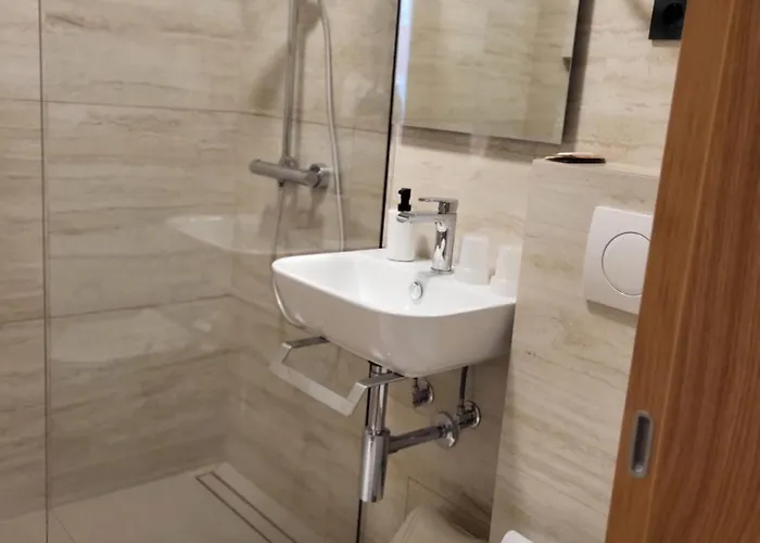 Tavcar Nočitev z zajtrkom Ljubljana